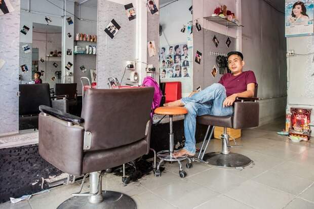 Уличные парикмахеры Камбоджи Пномпень, камбоджа, местная экзотика, необычно, парикмахерские, парикмахеры, фоторепортаж, фотосерия