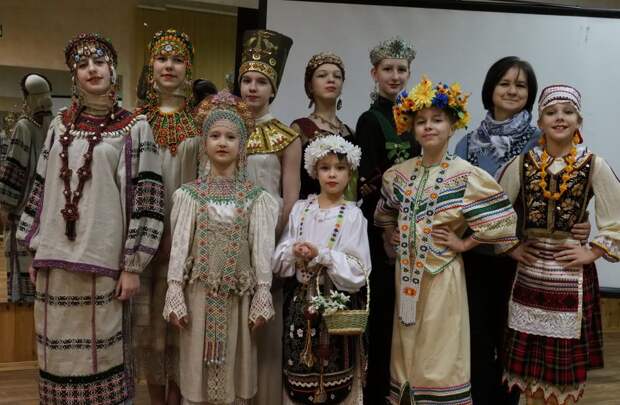Сегодня в театре —70 комплектов уникальных украшений/ Ольга Чумаченко