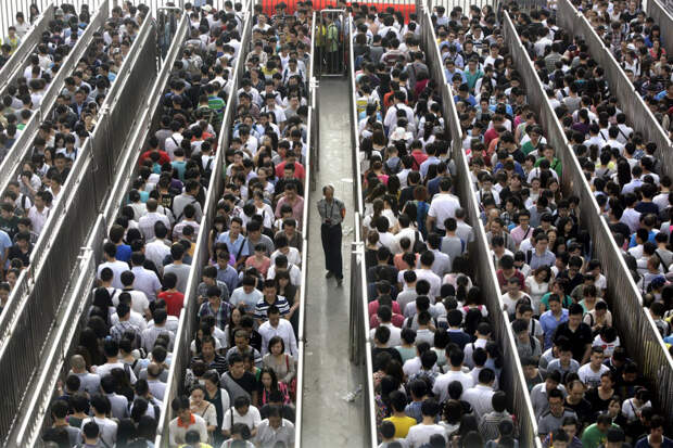Час пик на вокзале в Пекине