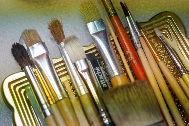 Освободившиеся из колонии сатанисты нашли себя в живописи и помощи людям