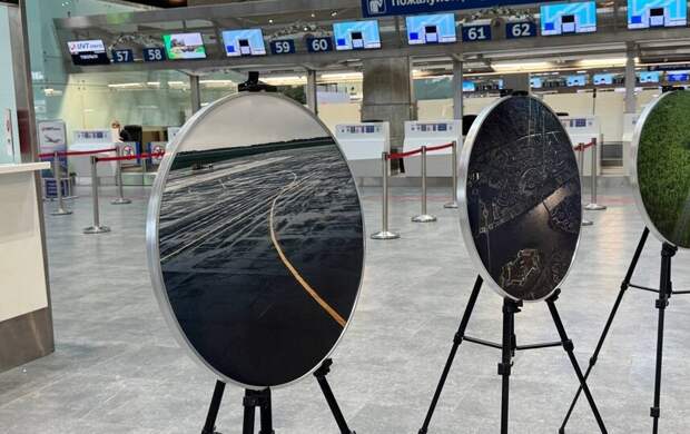 Фотовыставка "Ситец неба" появилась в Пулково в честь Дня работника гражданской авиации