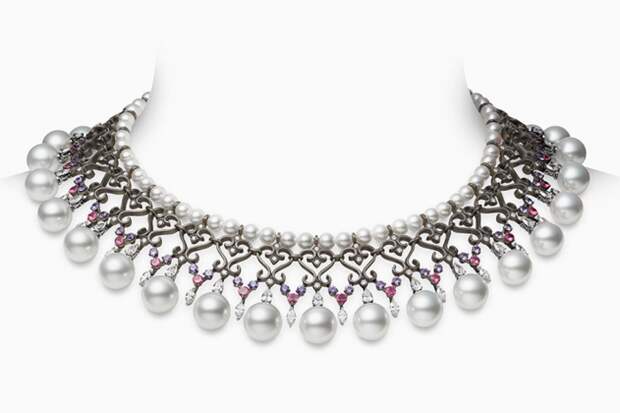 Современное колье марки Mikimoto. Современное колье марки Mikimoto.
