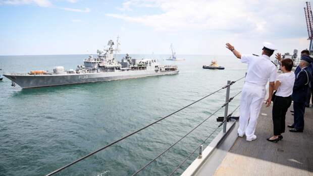 Геополитик Соколов: страх толкает корабли НАТО в Черное море