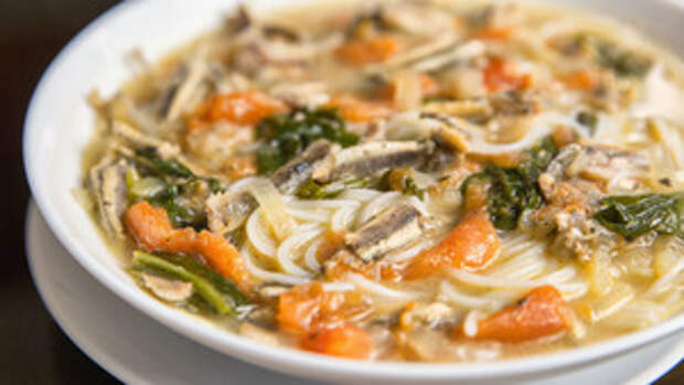 Фото к рецепту:  Суп с хамсой и черемшой 