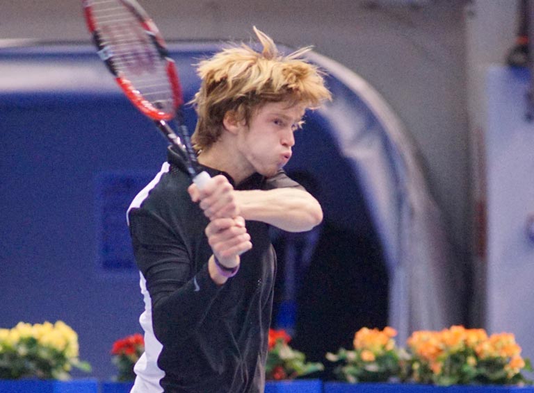 Российского финала на St.Petersburg Open не будет - Хачанов, в отличие от Рублева, не вышел в полуфинал. Зато может быть канадский