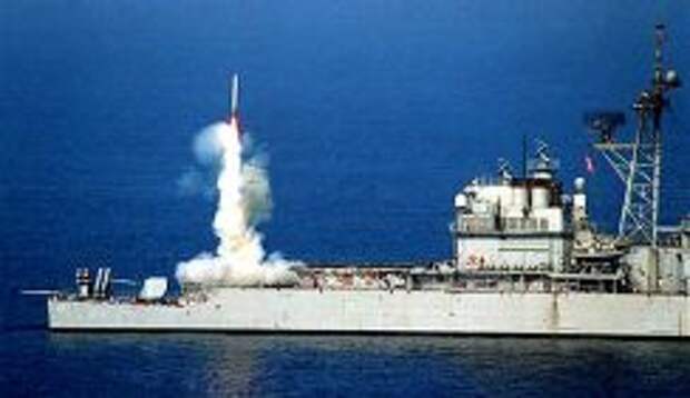 Крылатая ракета «Томагавк» запускается с корабля USS