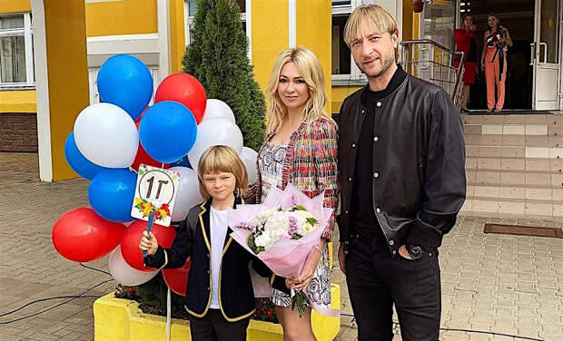 С 1 сентября: как дети Яны Рудковской, Басты, Натальи Водяновой и других отметили день знаний