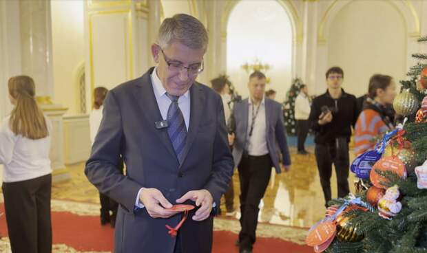 Дмитрий Миляев принял участие в акции «Елка желаний» в Москве