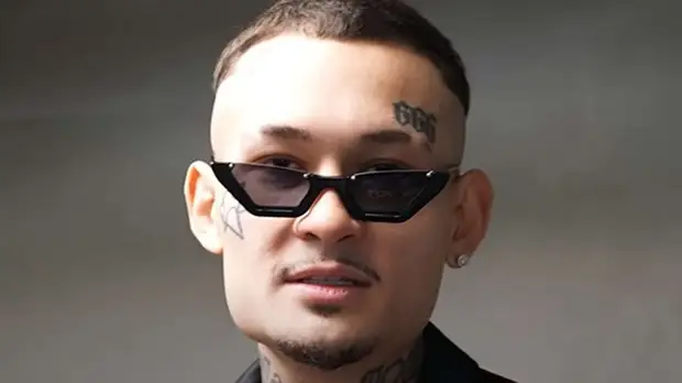 Моргенштерн показал поклонникам свой паспорт гражданина Израиля