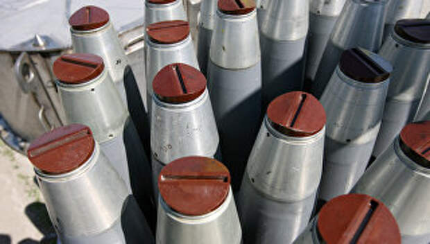 Образцы снарядов с вероятным оснащением химическим зарядом. Архивное фото