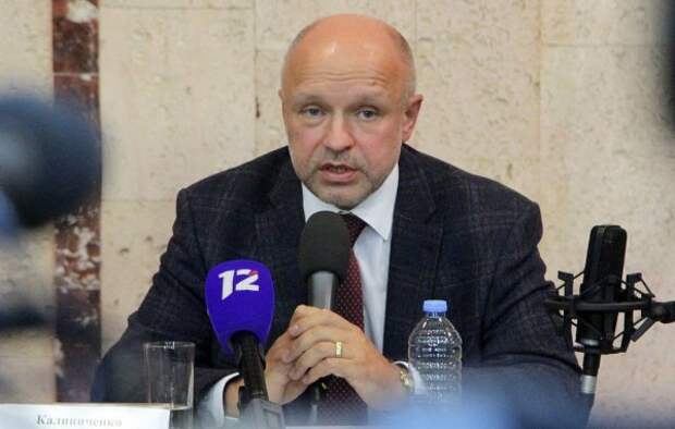 Семье врача, лечившего Навального, угрожают расправой