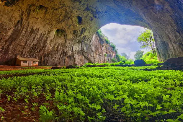 devetashka-cave