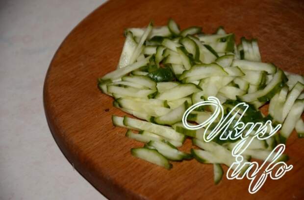 salat iz pekinskoi kapusty kapch kolbasy 4