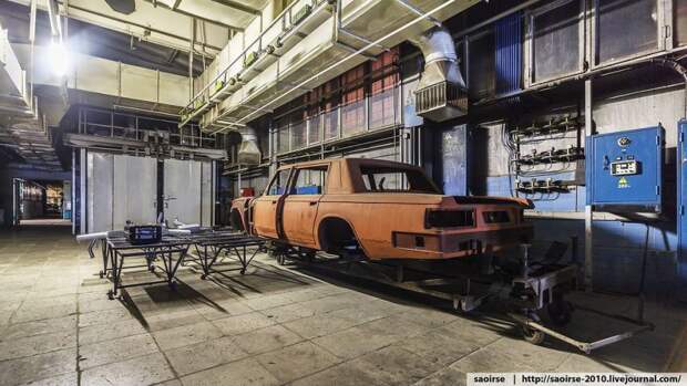 Цех по производству автомобилей представительского класса авто, завод, зил