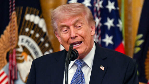 Трамп приостановил миссию по освобождению судов в акватории Ормузского пролива