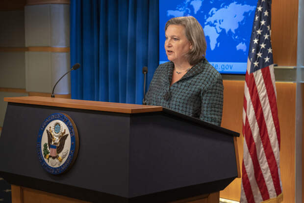 Нуланд призвала США разрешить ВСУ наносить удары дальнобойным оружием по РФ