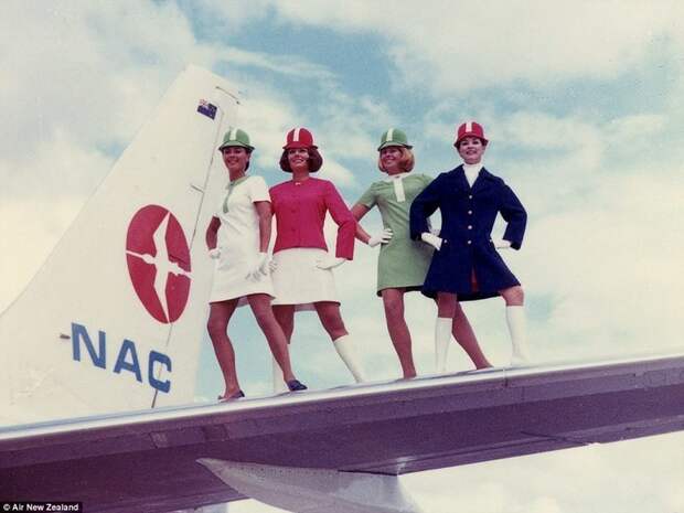 Как менялась униформа стюардесс - на примере одной авиакомпании авиакомпания, изменения, мода, ретро, старые фотографии, униформа, униформа стюардесс