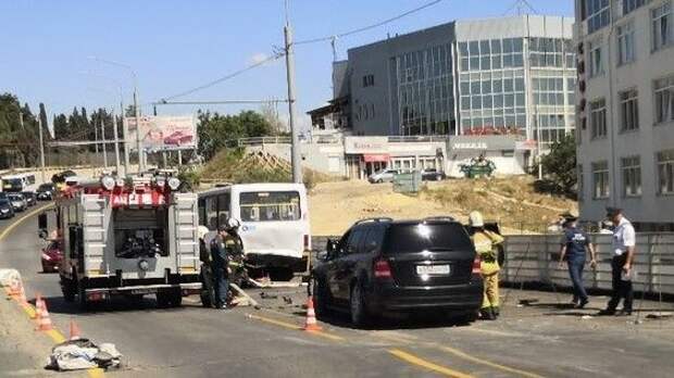 Авария в Севастополе сегодня на Пожарова маршрутка 83. Авария в Севастополе сегодня на Пожарова с маршруткой №83.