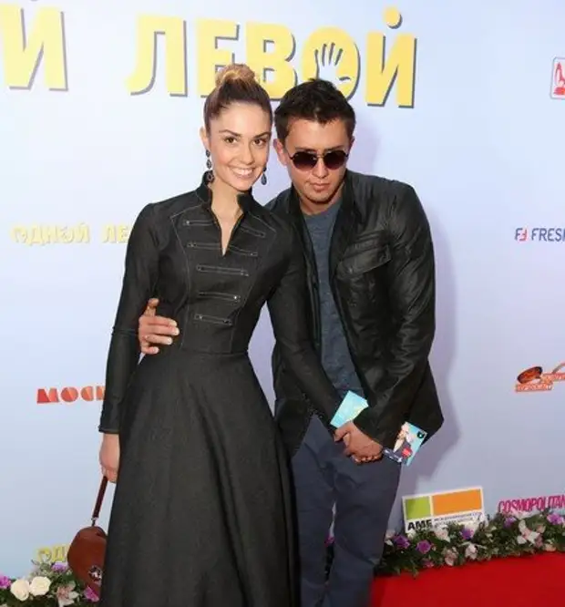 "Два родителя общаются всегда и, если они общаются в дружеском ключе, они молодцы:Муцениеце опровергла воссоединение с Прилучным