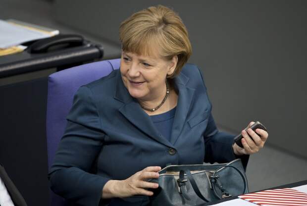 Меркель: "тут помню, тут не помню"