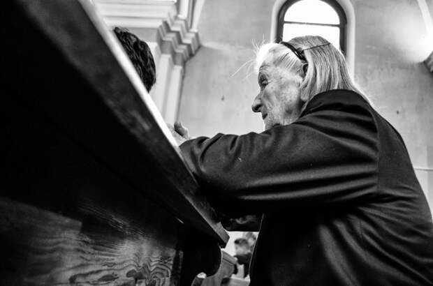 Внучка отсняла один день из жизни бабушки и поразилась ее энергии бабушка, деревня, ферма