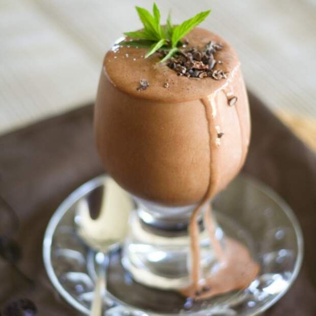 Chocolate-Banana-Smoothie-2
