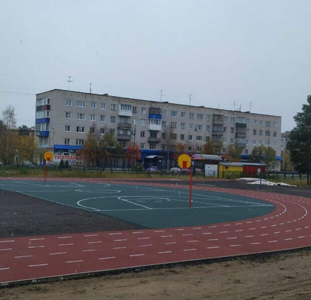 В​ печорской​ гимназии​ №1​ праздник — отремонтировали спортивное ядро