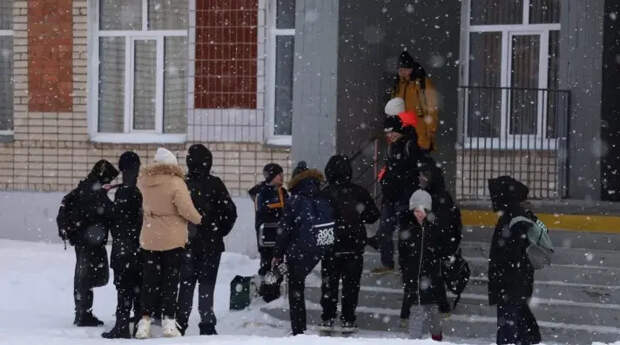 Отмена занятий в школах Челябинска 27 декабря: об этом сообщили в ЕДДС