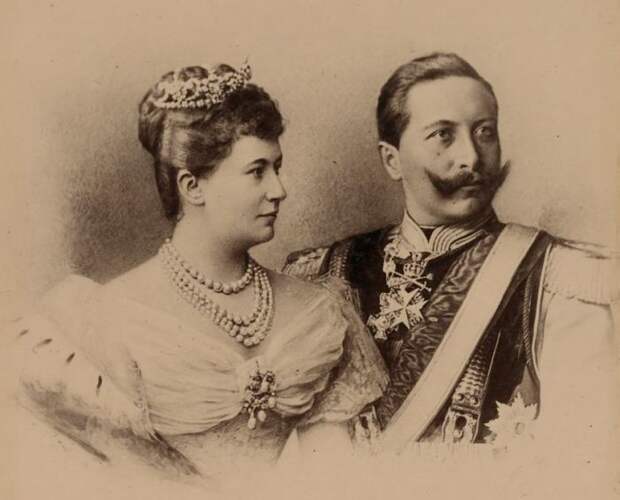 Вильгельм II и его жена Огюст Виктория. / Фото: www.wikimedia.org