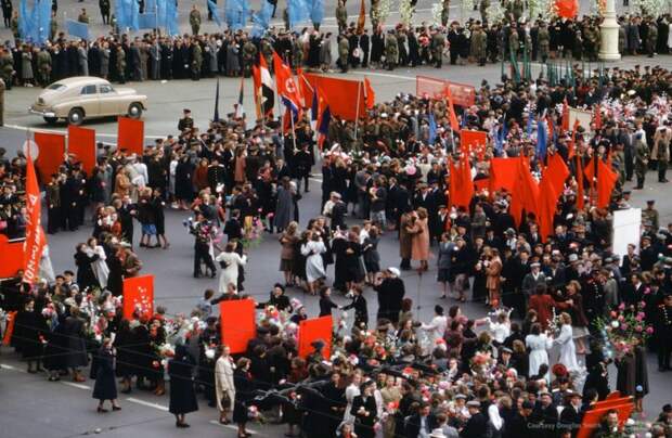 Социалистический праздник на Манежной площади СССР, ретро фото