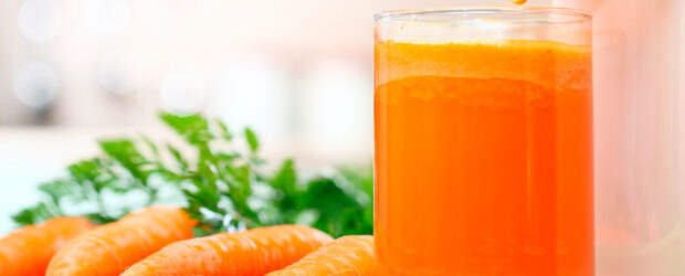Свежевыжатый морковный сок — чем полезен и кому противопоказан
