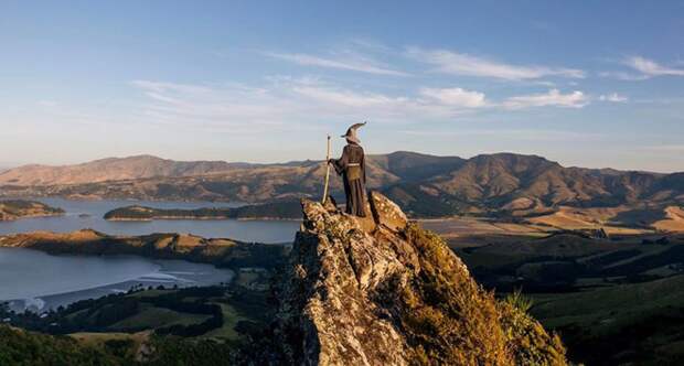 Эпические фото путешествиника в костюме Гэндальфа по Новой Зеландии