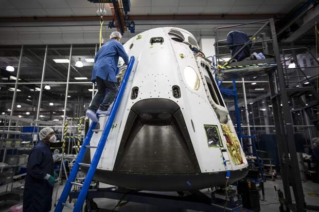 Разработка Dragon 2 компании SpaceX