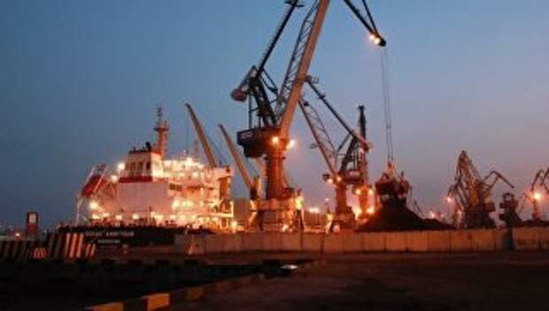 Судно Ocean Ambitious с энергетическим углем из США в порту Одессы