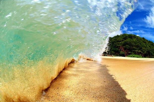 wave21 Самые красивые гавайские волны от Кларка Литтла