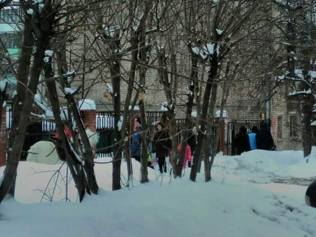 Интересное соседство в Перми: детский сад и БДСМ-салон