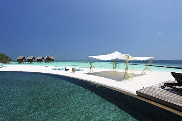 Constance Moofushi Maldives