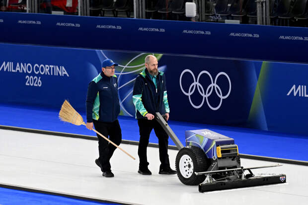 Хоккейный матч на Олимпиаде перенесли из-за массового заболевания игроков одной из команд