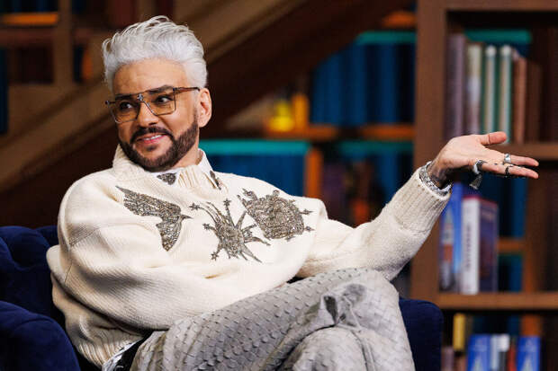 Переписка с суперзвездой обернулась для россиянки потерей денег