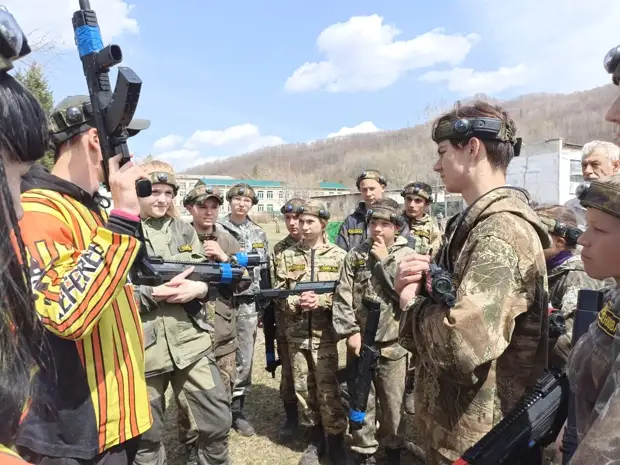 Проект "Приморье – Родина Героев" для подростков проводит уссурийская федерация пэйнтбола
