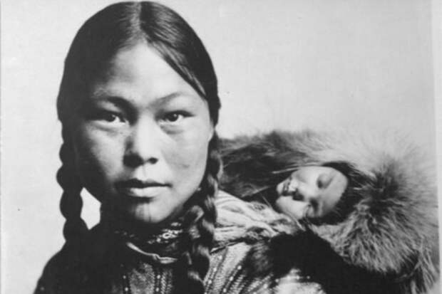 Почему эскимосы спят голыми?