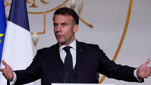 «Спасите Францию»: Макрону посоветовали отвлечься от Украины и Гренландии