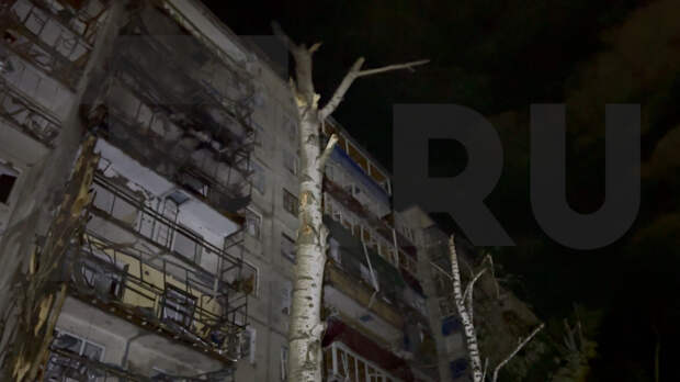 Опубликованы кадры последствий атаки дронов ВСУ на жилую многоэтажку в Курске