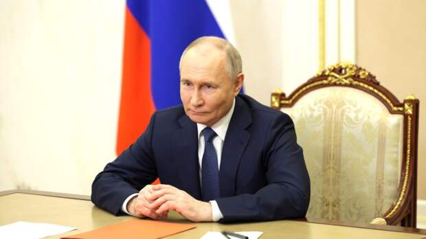 Путин призвал не допускать сбоев и перерывов в работе органов власти