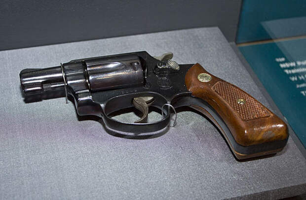 Револьвер Smith&Wesson Револьвер Smith&Wesson