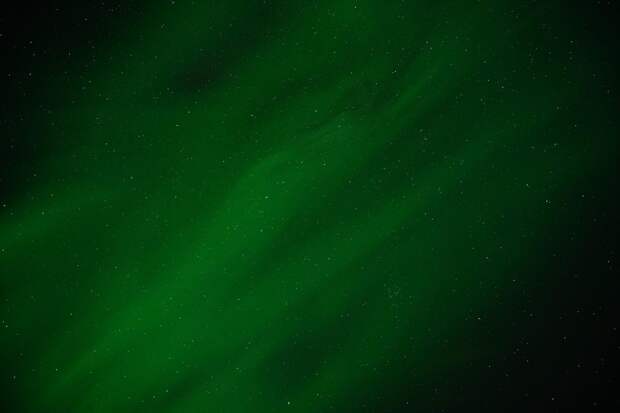 Вологодчина: Северное сияние, "урожайная" Луна и метеоры