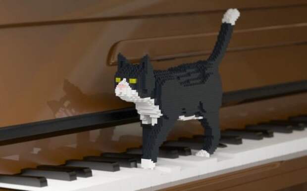 Скульптуры кошек из LEGO (26 фото)