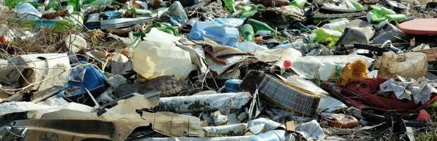 Жителя Мангистау наказали за выброшенный бытовой мусор