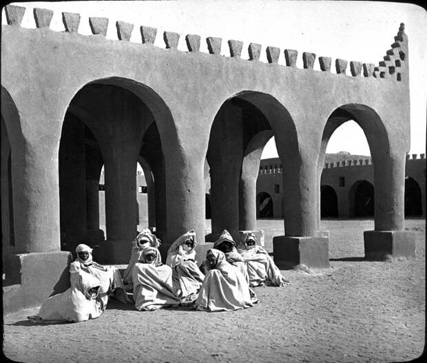 Уставшие люди. Уставшие люди.