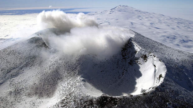 11. Вулкан Эребус в Антарктиде красивые места, прекрасная планета, чудеса природы
